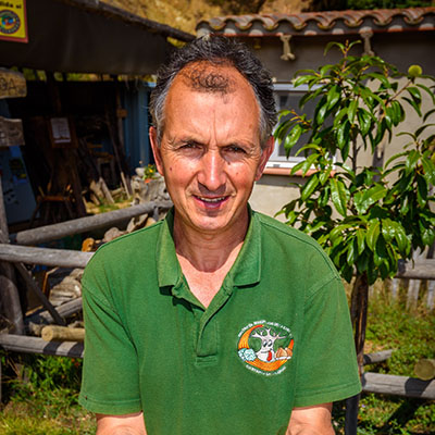 Joaquim Solé ha treballat des de sempre en el món agrari, ramader i forestal i durant 15 anys amb vaca de llet. Més tard va formar part del sector porcí i, actualment, es dedica plenament al món de la castanya i la recuperació de castanyers com a soci fundador de l’empresa Castanya de Viladrau.
