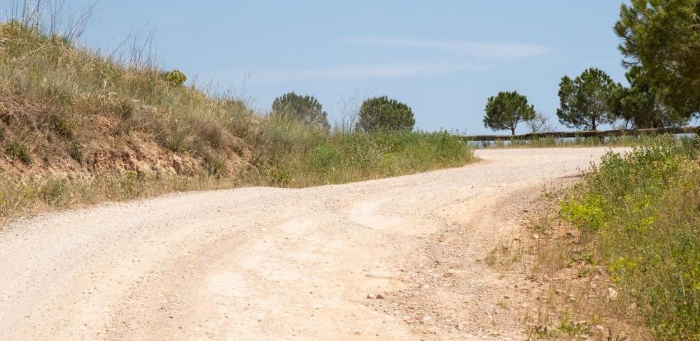 Les actuacions han permès millorar 341 quilòmetres de camins, i han beneficiat un total de 74.673 habitants.